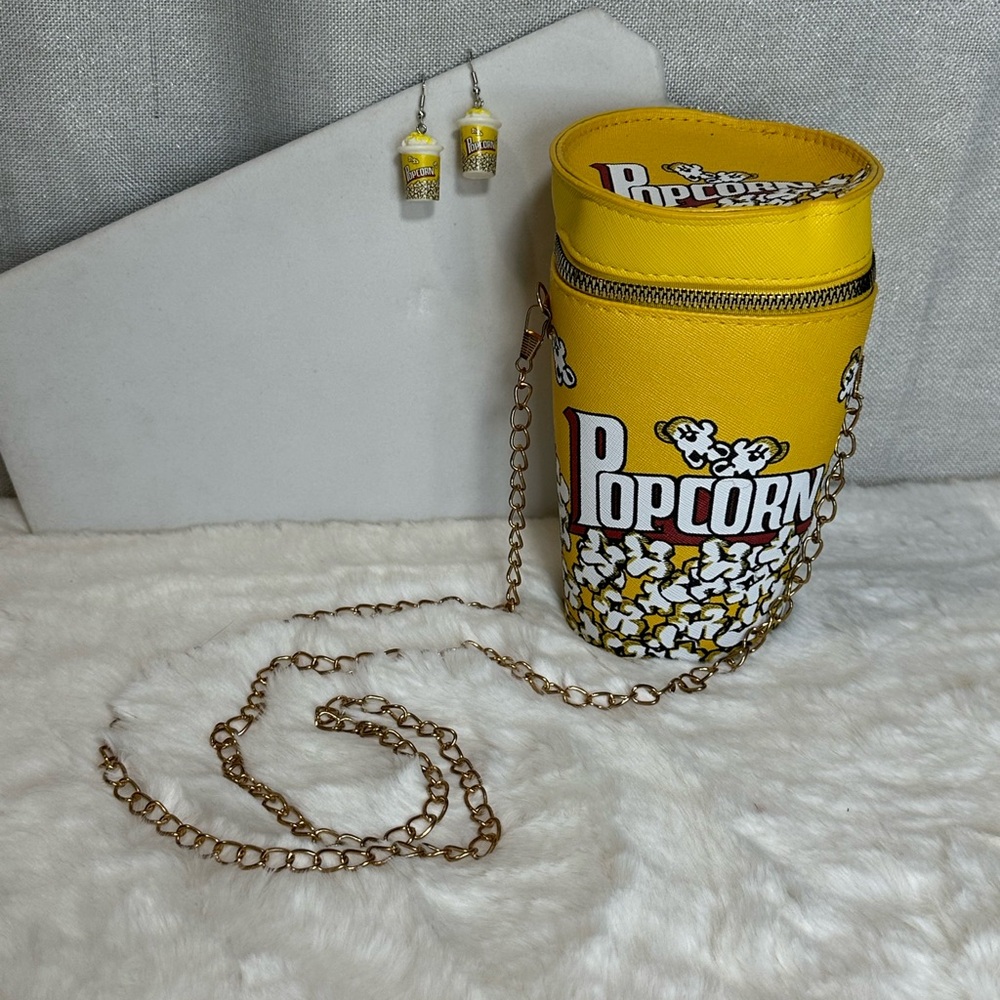 Adorable Popcorn Purse with Chain Strap & Matching Earrings Set NWOT